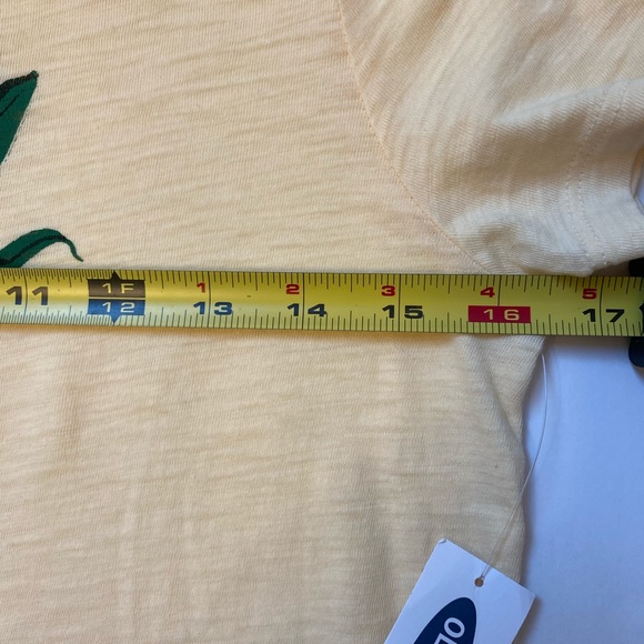 💚3/20$5/25💚OLD NAVY GOOD NATURED YELLOW TEE NWT - Picture 15 of 16